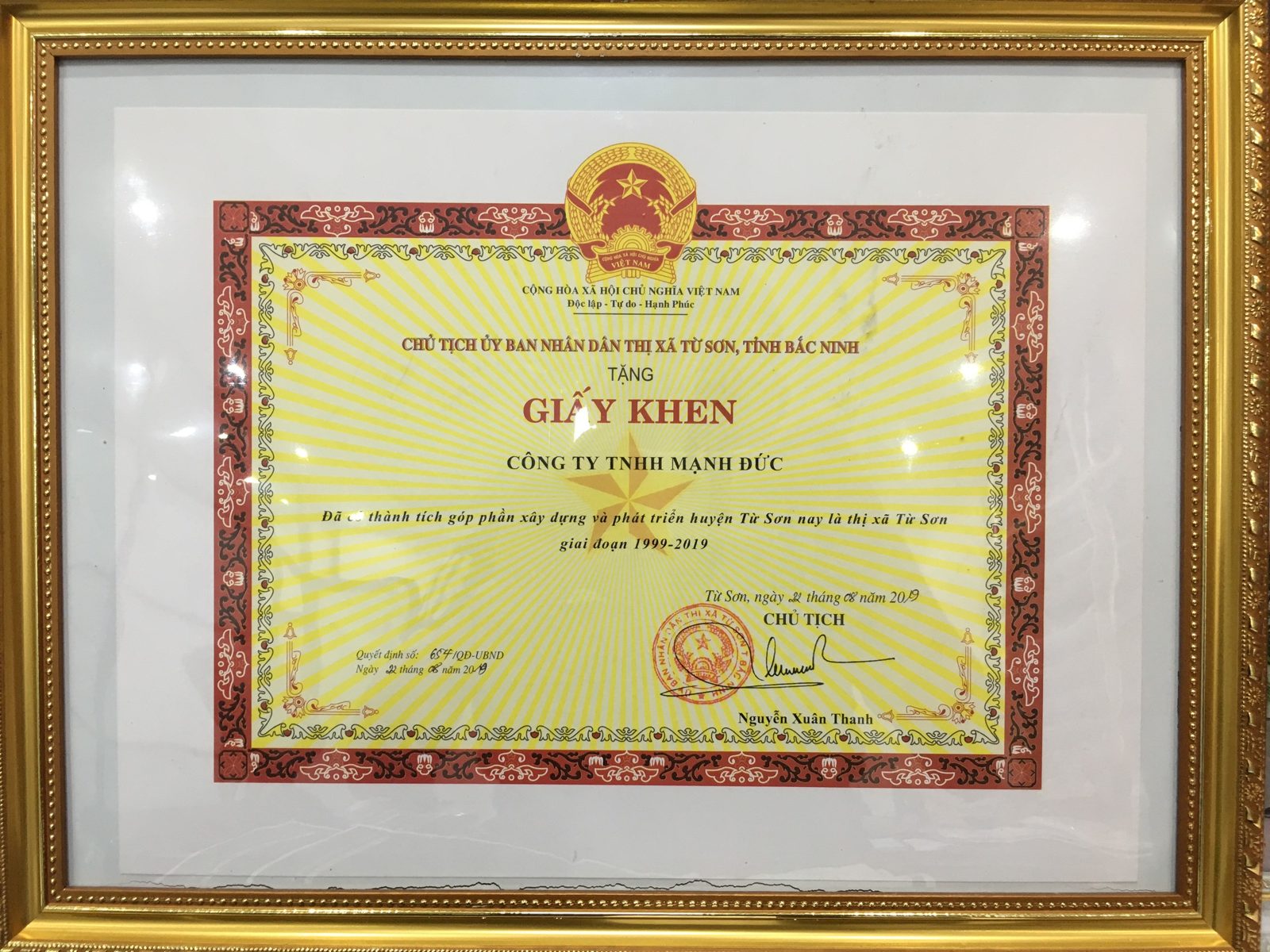 Giấy khen – Ông Nguyễn Thế Mạnh, Giám đốc Công ty TNHH Mạnh Đức